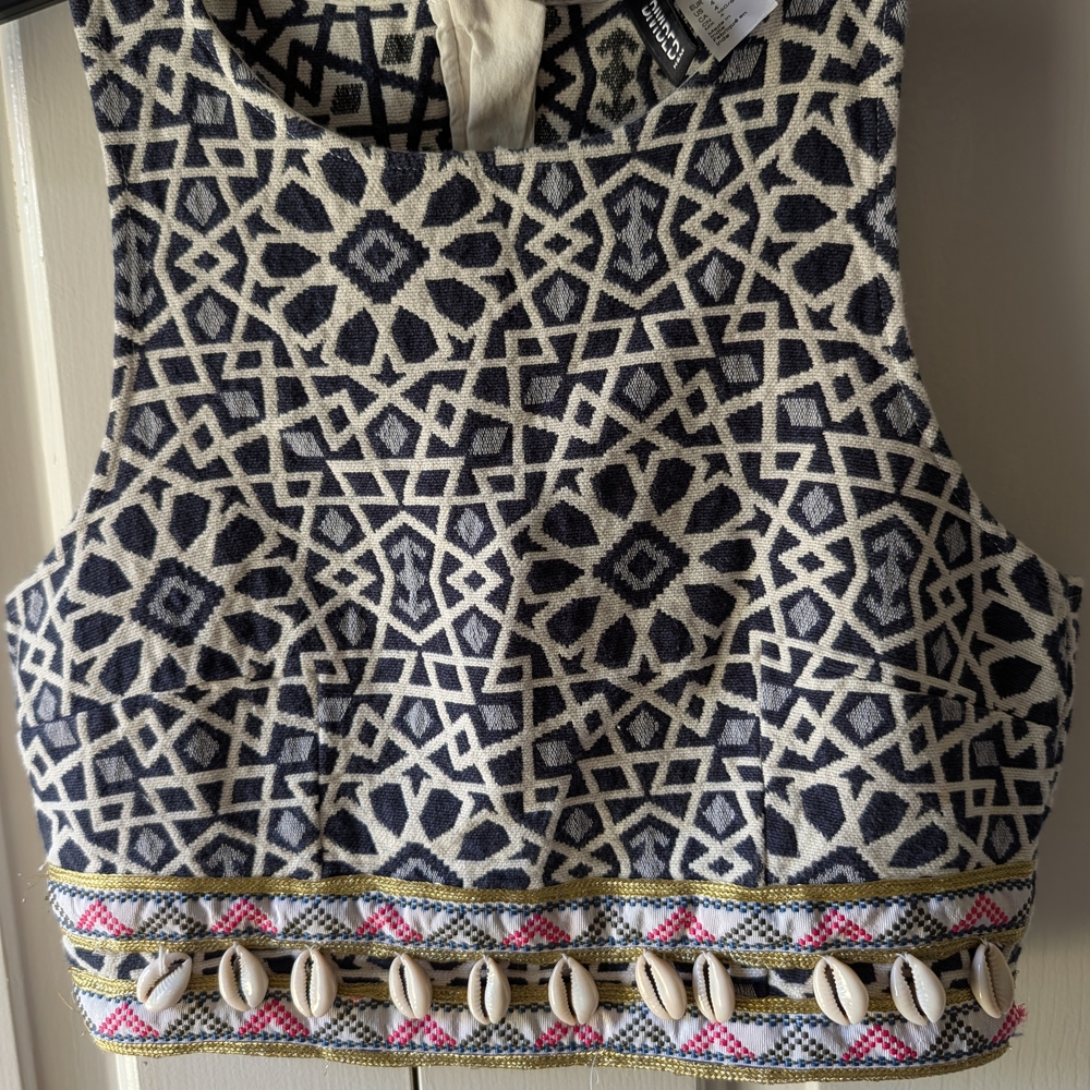 H&M Navy and White Geometric Shell-Trim Crop Top
